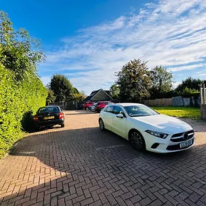 Acorn Gatwick & Parking Hotel Horley