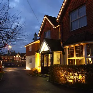 Corner House Gatwick With Bookable Parking Hotel Horley